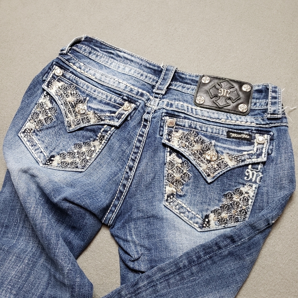 Miss Me Bling Rhinestone Embroidered Flap pocket Cuffed Capri Jean Size 27